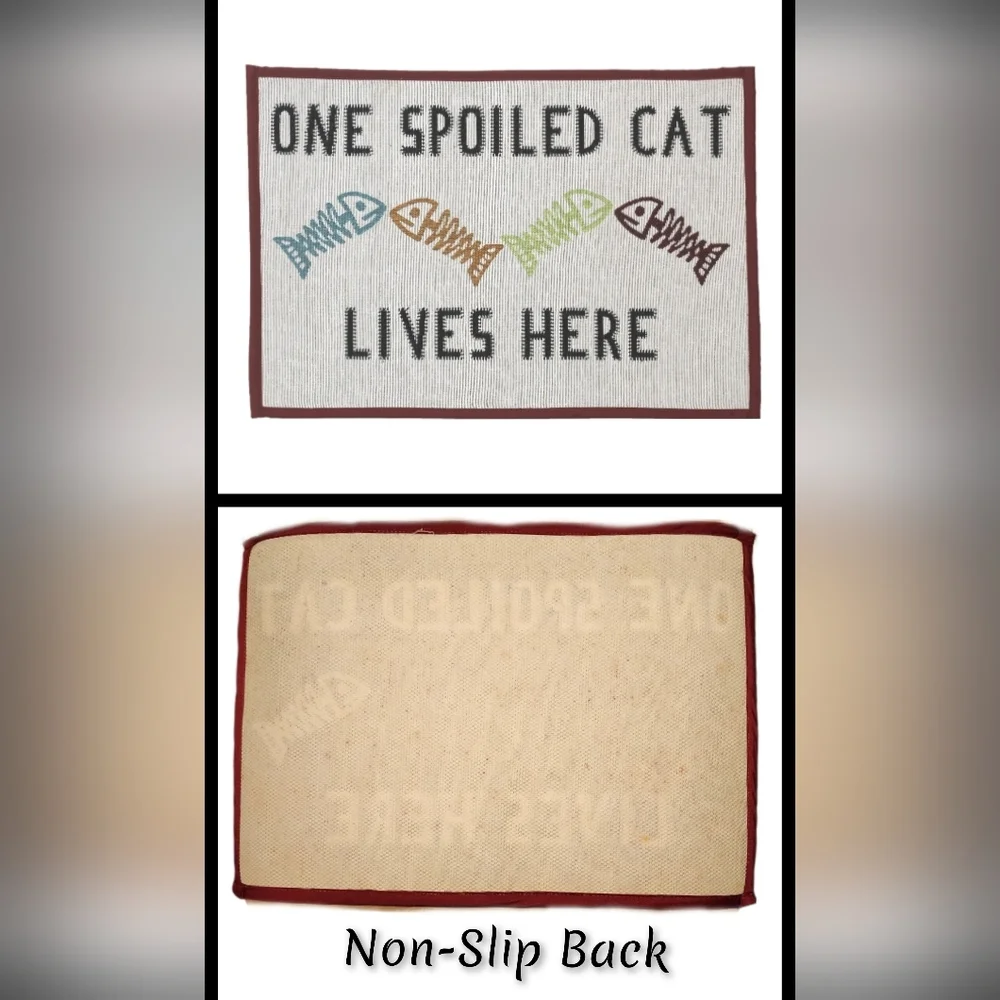 NWOT Tapestry Feeding Mat for Cats with a Free Magnet